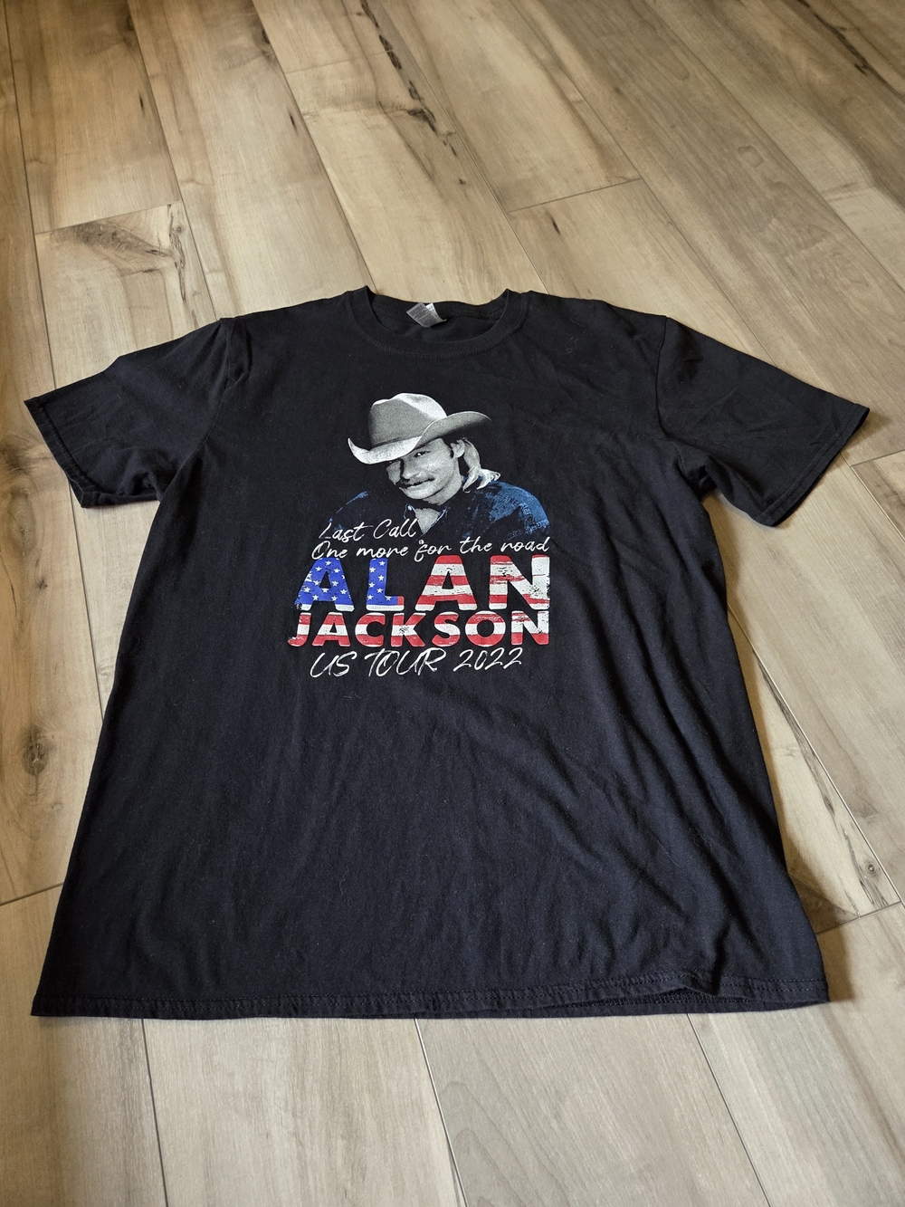 Gildan Black Alan Jackson US Tour 2022 Graphic Tee